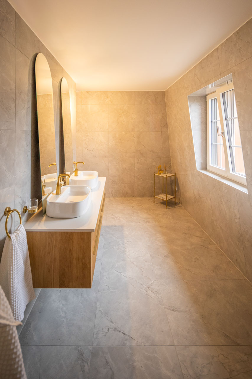 Transformation et surélévation d’une habitation.